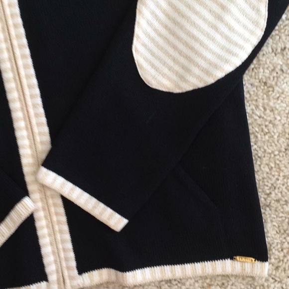 St John Sport Sweater Set - Picture 2 of 7